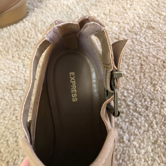 EXPRESS - Picture 2 of 2